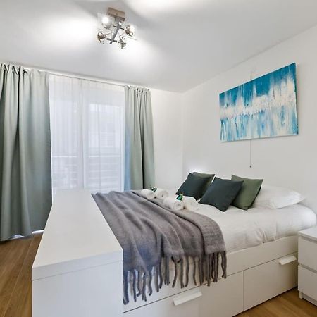 Huswell - Apartment With Frontal Sea View In Knokke Exterior photo