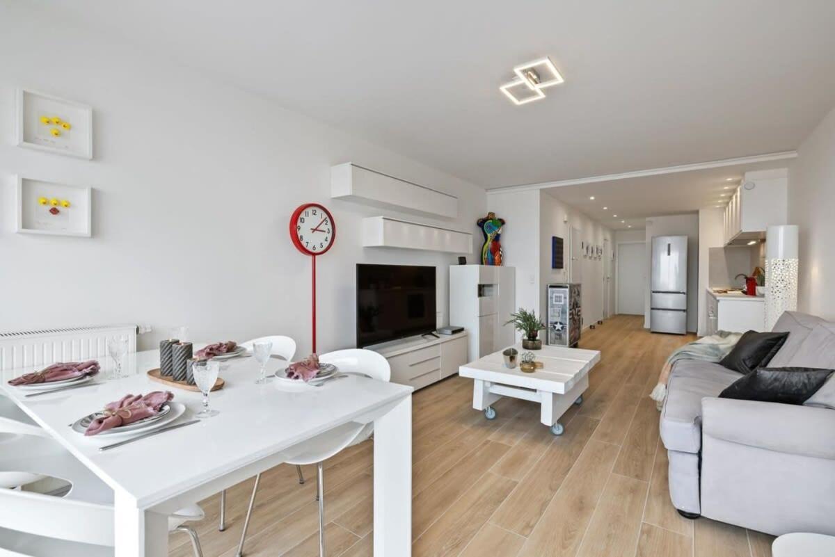 Huswell - Apartment With Frontal Sea View In Knokke Exterior photo