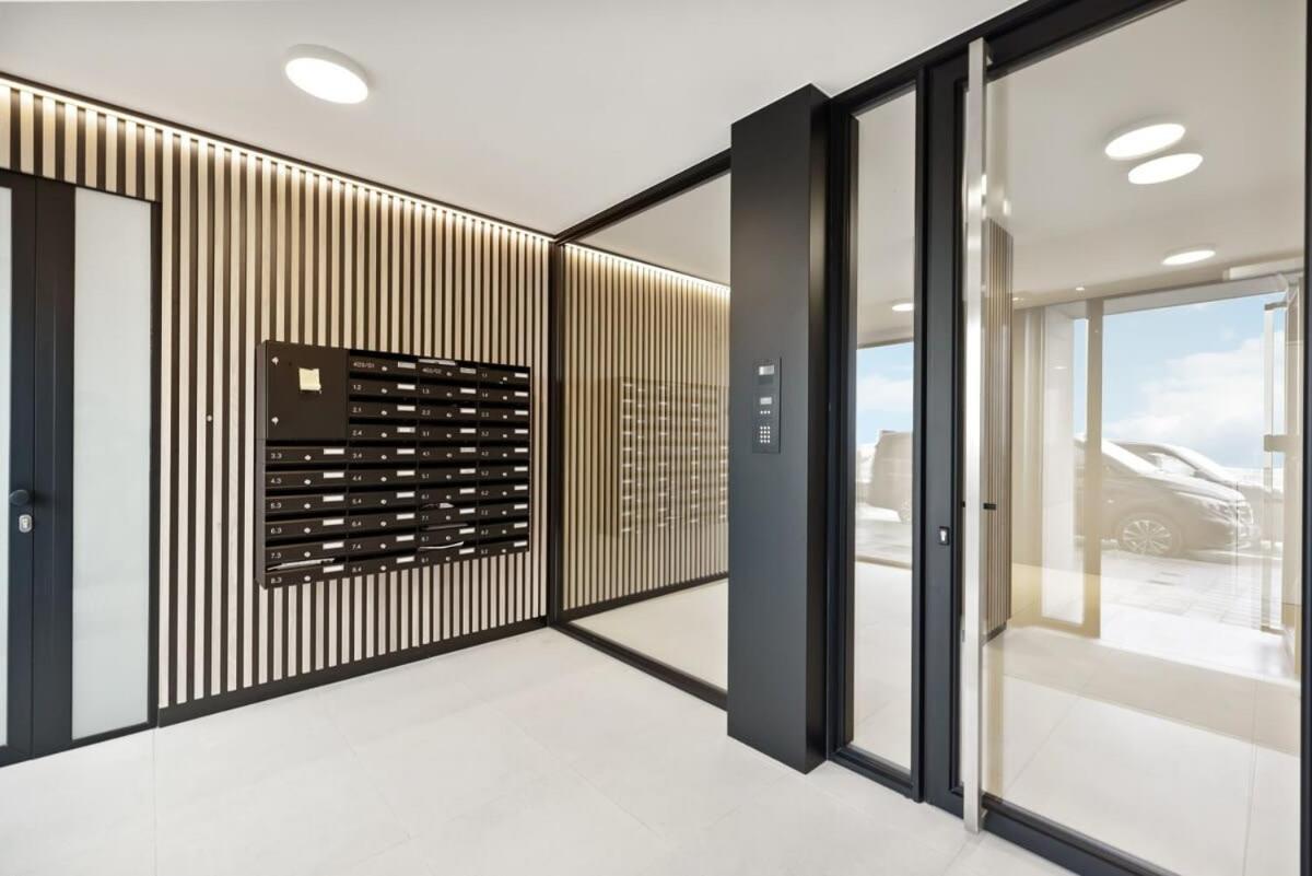Huswell - Apartment With Frontal Sea View In Knokke Exterior photo