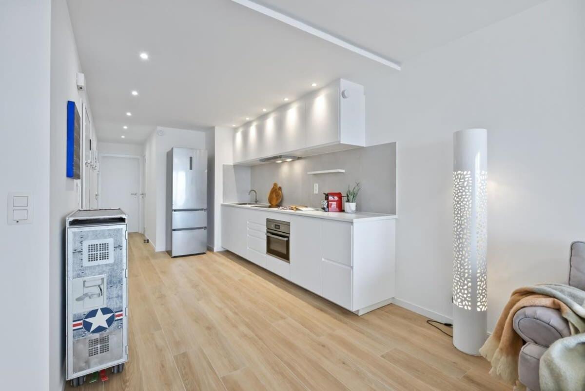 Huswell - Apartment With Frontal Sea View In Knokke Exterior photo